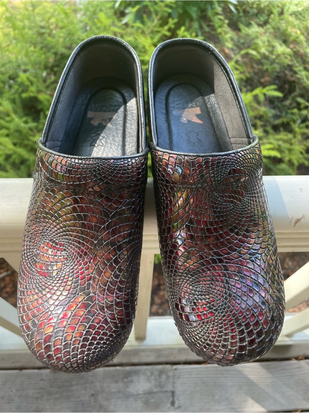 DANSKO Slip-On Clogs in Iridescent Multi-Color SIZE 40**LIKE NEW**